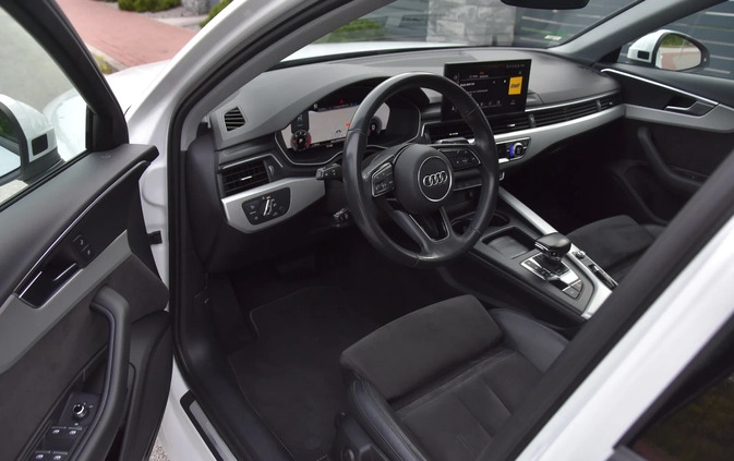 Audi A4 cena 109900 przebieg: 180000, rok produkcji 2019 z Kielce małe 742